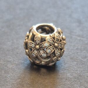 Pandora Dazzling Daisy Meadow Charm